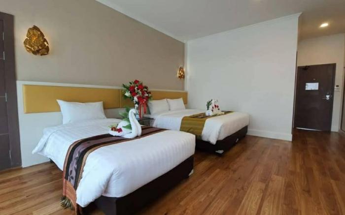 Swan Lake Hotel Sattahip