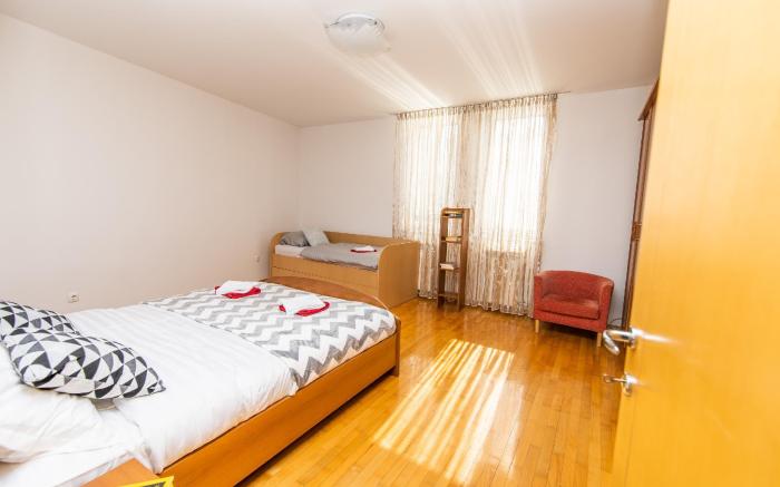 Modern 2BDR apartment in the center- FREE PARKING