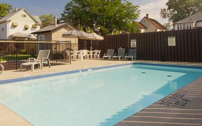 Super 8 by Wyndham Niagara Falls by the Falls
