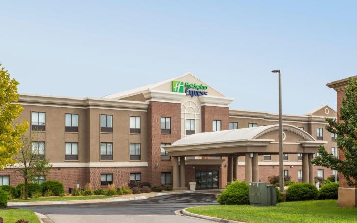 Holiday Inn Express Kansas City - at the Legends By IHG