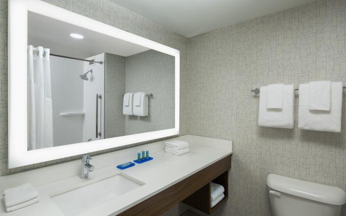 Holiday Inn Express Nashville Downtown – Broadway by IHG