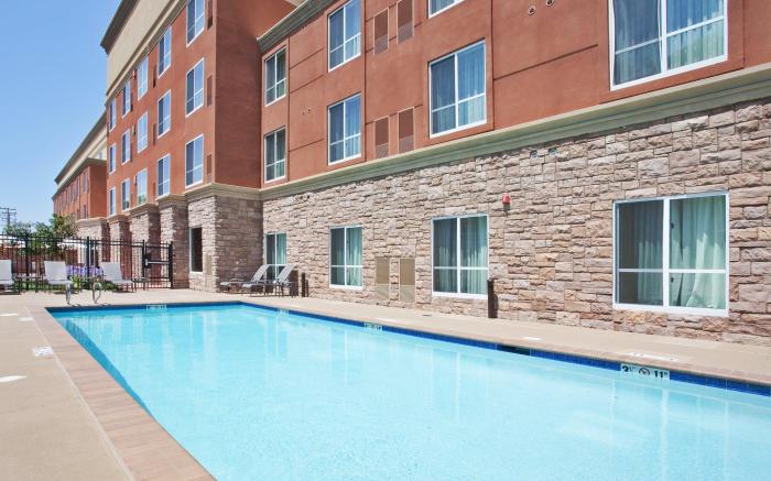 Holiday Inn & Suites Oakland - Airport by IHG