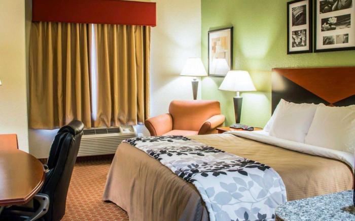 Sleep Inn & Suites at Six Flags