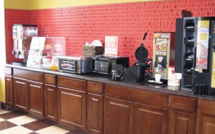 Town House Inn & Suites