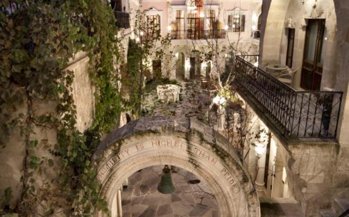 Sacred House Hotel