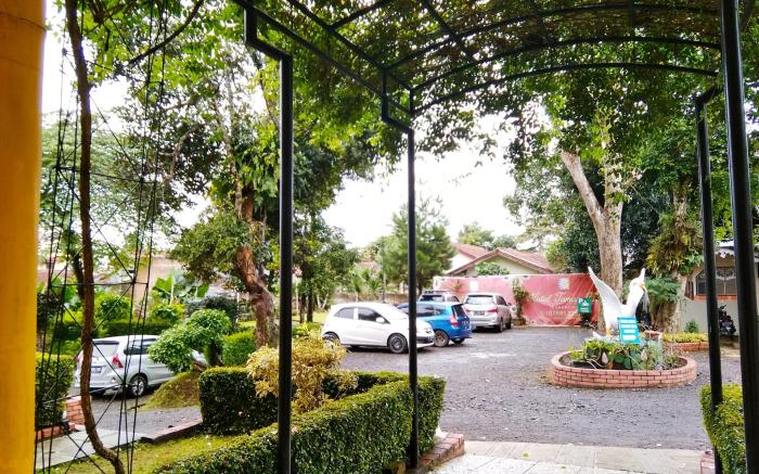TAMAN SARI HOTEL DAN RESORT