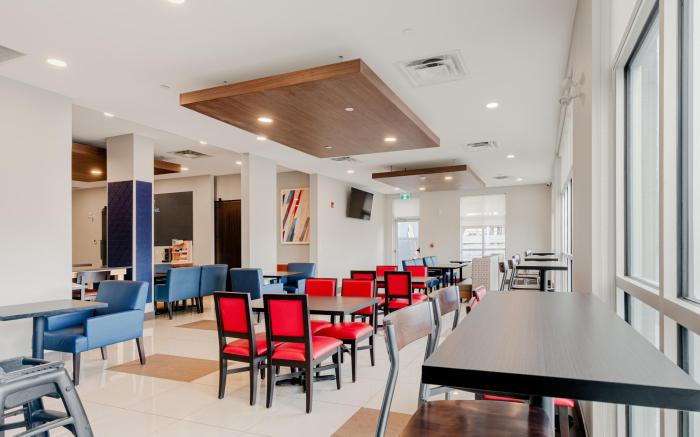 Holiday Inn Express Hotel & Suites-Edmonton South By IHG