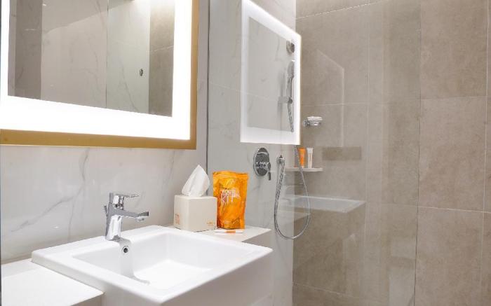 HARRIS Suites Puri Mansion