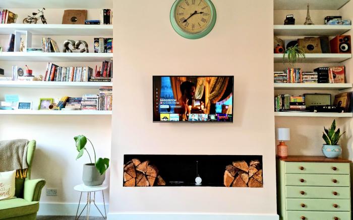 Cosy, Vibrant & Spacious Apartment In West End