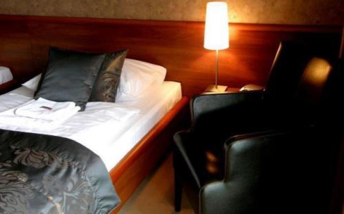 HOTEL CENTRUM with free parking