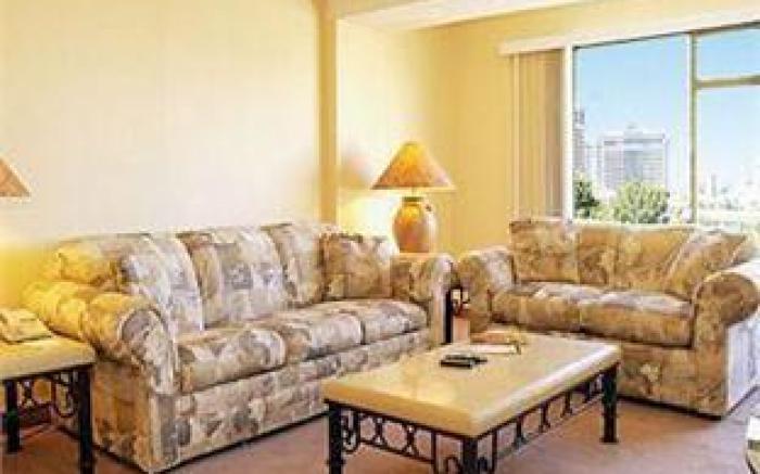 Jockey Resort Suites Center Strip