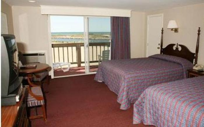 Red Jacket Beach Resort