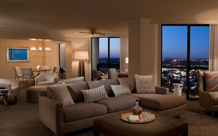Hilton Orlando Buena Vista Palace Disney Springs Area
