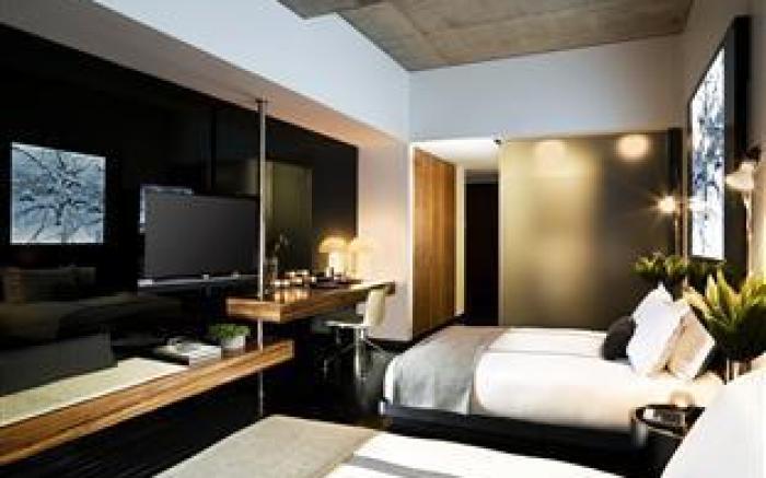 Sixty Les Hotel