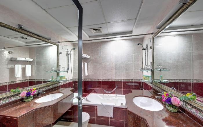 Howard Johnson Plaza by Wyndham Dubai Deira