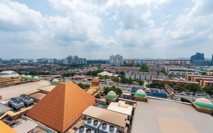 Sunway Pyramid Suite 2pax by YoGi 2102