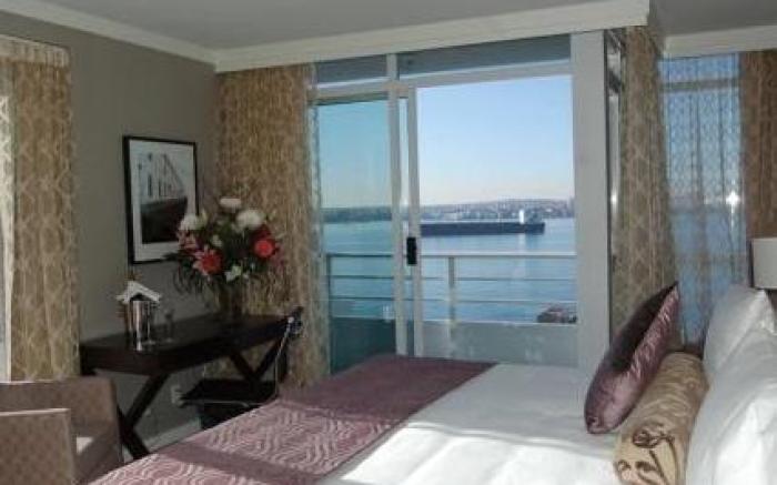 Pinnacle Hotel at the Pier
