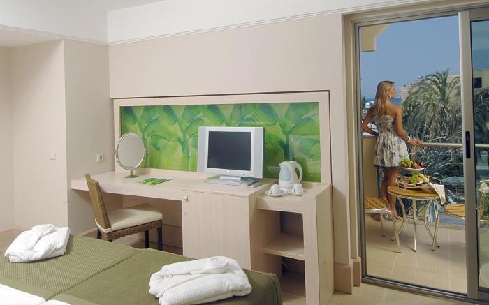 Ambassador Plaza Hotel - All Inclusive