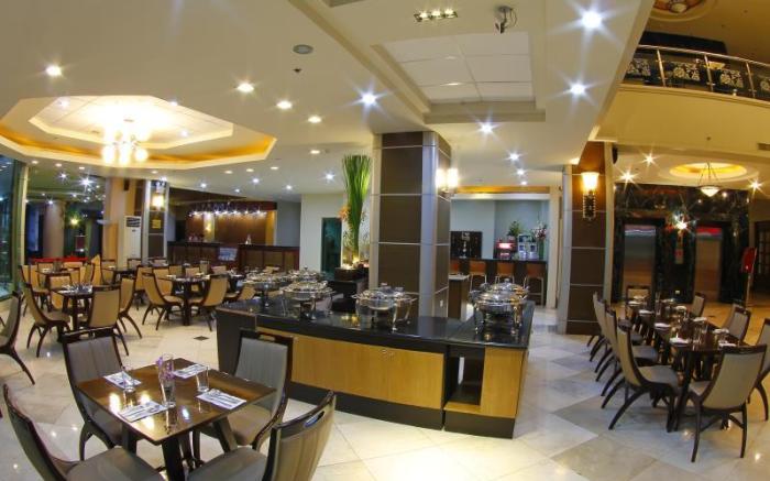 Sarrosa International Hotel and Residential Suites