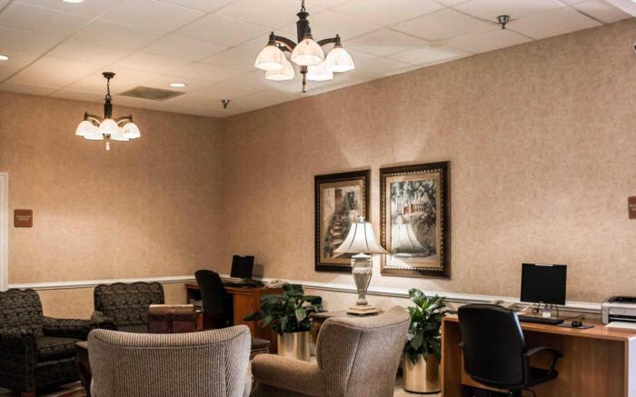 Clarion Inn & Suites Central Clearwater Beach
