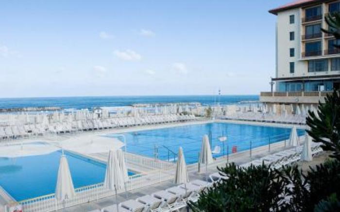 Dan Accadia Hotel