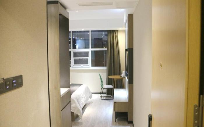 UP AND IN Hotel Shandong Linyi Lanshan District Taisheng Plaza