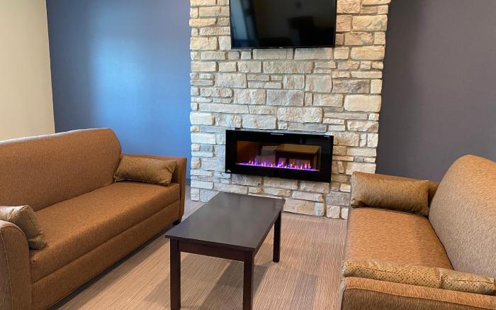 Cobblestone Inn & Suites - Forest City