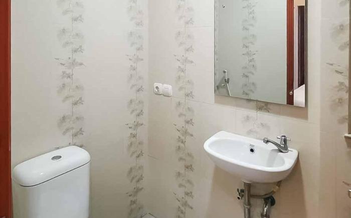 Rudi Rooms near Stasiun Cikarang Mitra RedDoorz