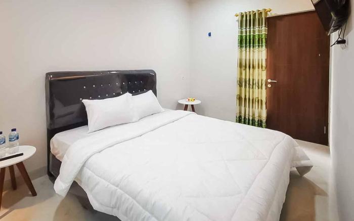 Rudi Rooms near Stasiun Cikarang Mitra RedDoorz
