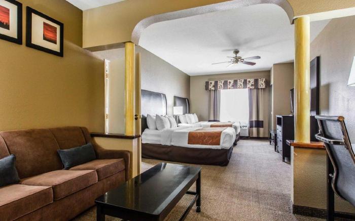 Comfort Suites Bakersfield