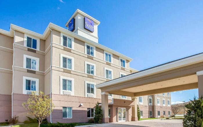 Sleep Inn & Suites