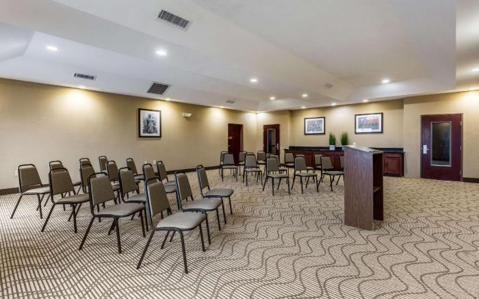 Comfort Suites