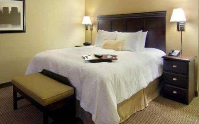 Hampton Inn And Suites Omaha Downtown