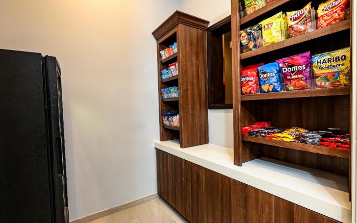 Holiday Inn Express & Suites North Dallas at Preston By IHG