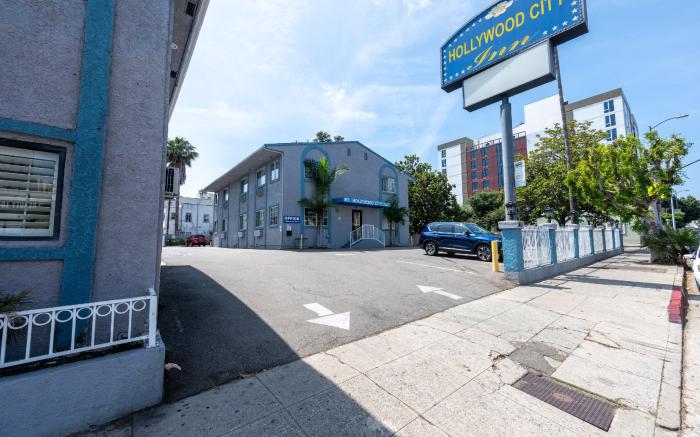 Hollywood City Inn
