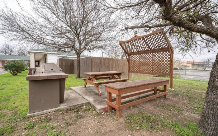 OYO Hotel San Antonio near AT&T Center