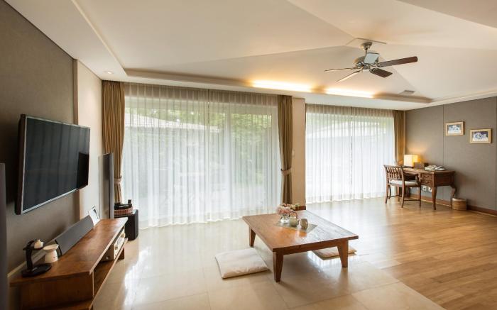The Seaes Hotel & Resort