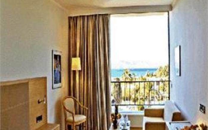 Caravia Beach Hotel