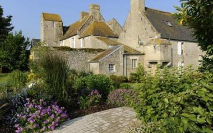 Hotel Le Manoir De Mathan Crepon a la campagne 5 mn d'Arromanches et 10 mn de Bayeux