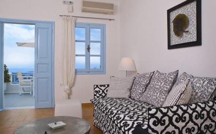 Manos Small World Hotel