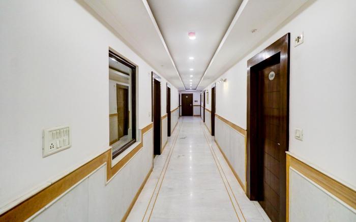 Townhouse 517 La Sapphire Near Delhi Airport