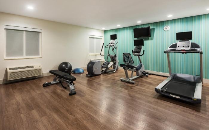 Holiday Inn Express Warrenton Hotel By IHG