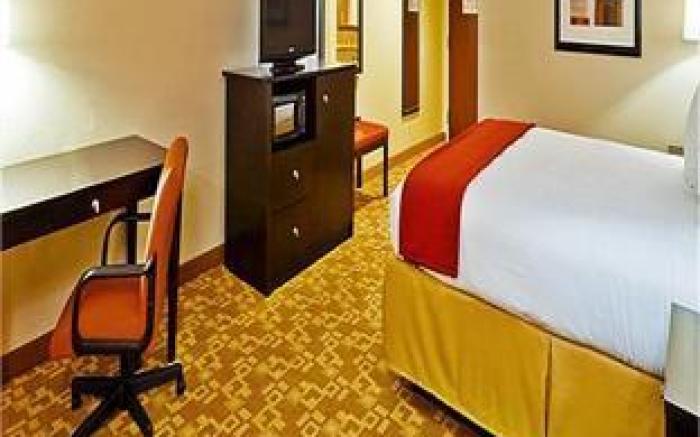 Holiday Inn Express Hotel & Suites Memphis/Germantown By IHG