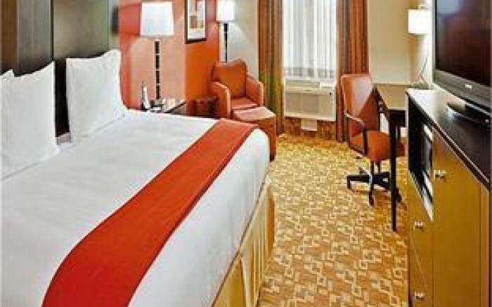 Holiday Inn Express Hotel & Suites Memphis/Germantown By IHG