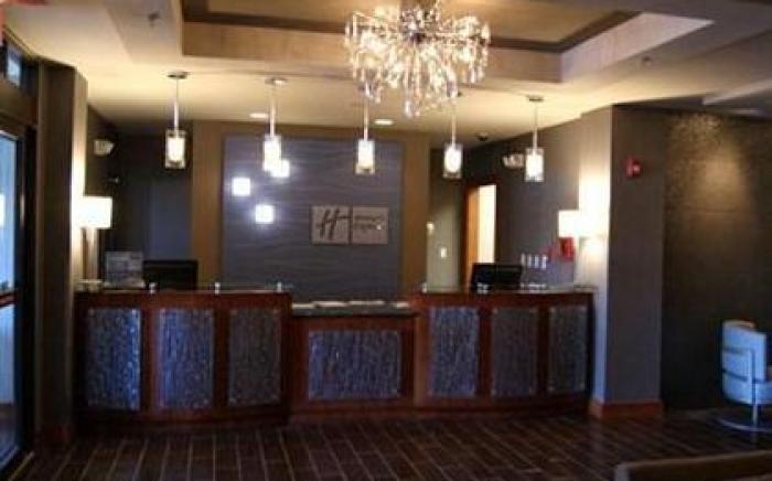 Holiday Inn Express Hotel and Suites Saint Robert By IHG