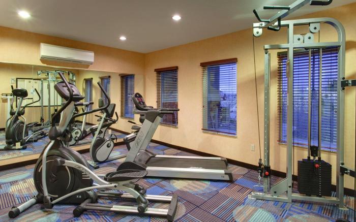 Holiday Inn Express Hotel & Suites Albuquerque Airport By IHG