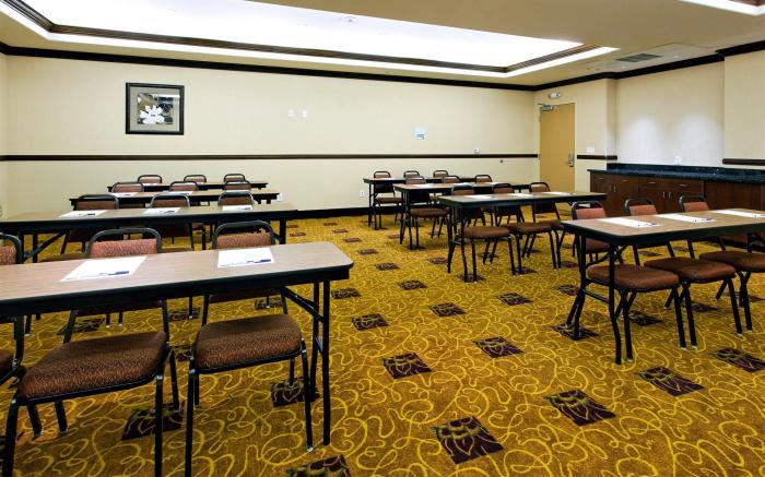 Holiday Inn Express Fresno Northwest - Herndon By IHG