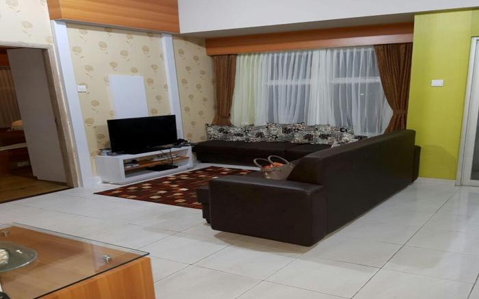 Apartemen Newton Luas Free Wifi by Cozzal