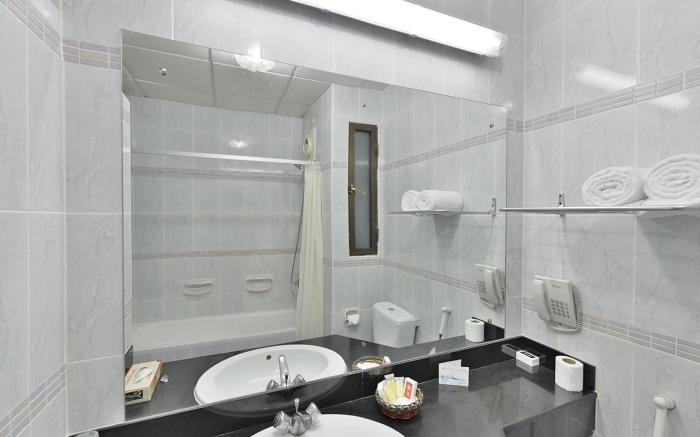 Grand Astoria Hotel