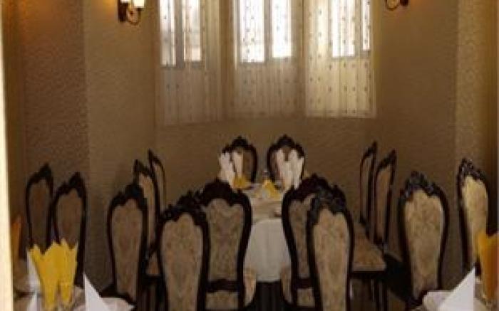 Hotel Carol